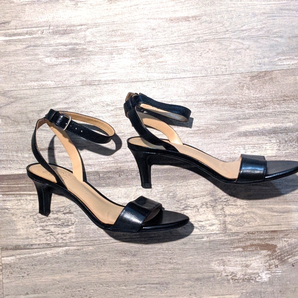Naturalizer 2" heel